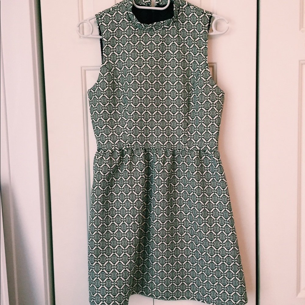 Forever 21 Dress Mandarin Collar Black/Cream